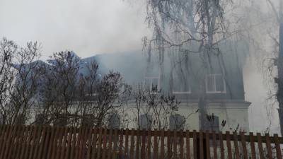 Опубликованы фото и видео с места пожара в начальной школе в Агро-Пустыне