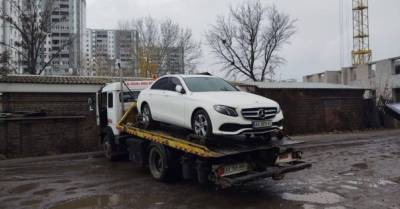 Не платил штрафы: в Украине впервые у водителя изъяли авто