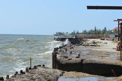 Жители ДНР проводят праздники на берегу моря