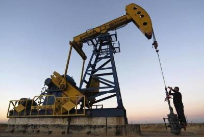 Цены на нефть в плюсе, ОПЕК+ отказалась наращивать предложение