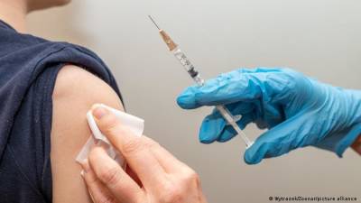 В Латвии будет полагаться компенсация за ущерб здоровью после прививки от COVID-19