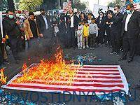 Годовщина захвата посольства США: в Тегеране жгут израильские флаги