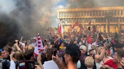 Подозрения в беспорядках у Сейма Литвы предъявлены 85 лицам - прокуратура