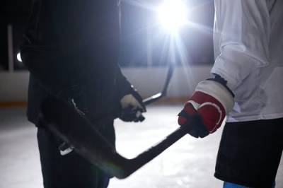 В Краснодарском крае хоккеисты-юниоры устроили массовую драку на льду
