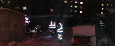 В Новосибирске на улице Гэсстроевской с заходом солнца принялись демонтировать гаражи