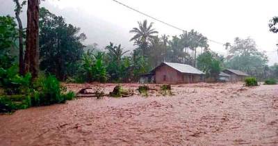 Шесть человек погибли из-за сильных дождей в Индонезии