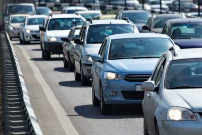 Дорожники ограничат движение на шести трассах в Ленобласти в субботу