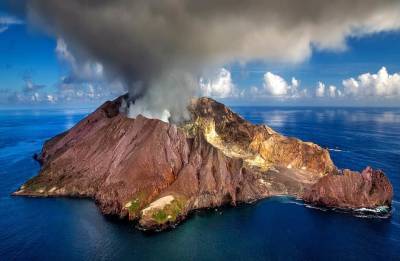 Ученые: извержение вулкана на Канарах может спровоцировать грандиозную катастрофу и мира
