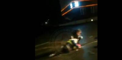 Сегодня вечером в Смоленске сбили пешехода, видео с места ДТП выложили в сеть