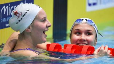 Россиянка Чикунова выиграла заплыв на 200 м брассом на ЧЕ по плаванию