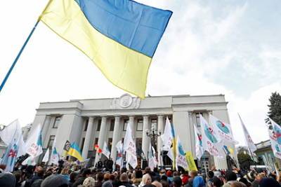 Большинство украинцев сочли развитие страны неправильным