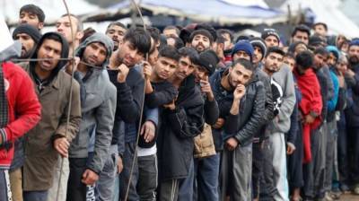 Венгрия готова провести мигрантов «по коридору» на Запад