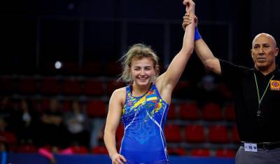 Украинские борчихи выиграли три золота на молодежном чемпионате мира