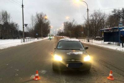 Водитель Ford Focus сбил женщину с ребенком на руках в Новосибирске