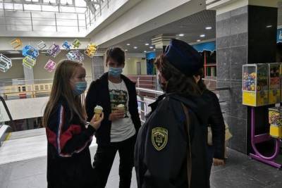 В Костроме власти продлили запрет на посещение подростками торговых центров до декабря