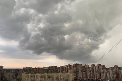 Холодный циклон принесет в Петербург дожди и мокрый снег