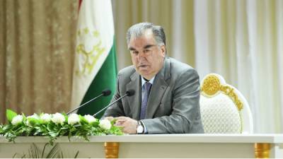 Рахмон поздравил жителей Таджикистана с Днем конституции
