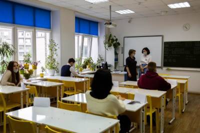 Когда закончатся школьные каникулы в Новосибирской области, рассказали в штабе при Минобре