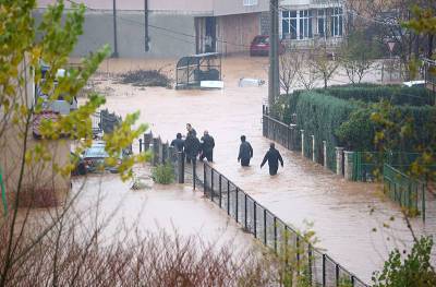 Опубликованы кадры разрушительного наводнения на Балканах