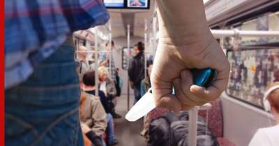 В Германии на пассажиров поезда напал мужчина с ножом