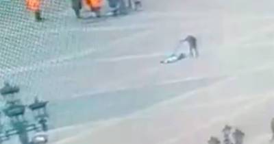 Опубликовано видео столкновения 13-летнего самокатчика и пенсионерки в Москве