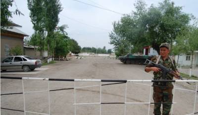 Узбекистан приостановил перемещение линии границы после недовольства жителей Кыргызстана