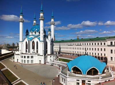 В Казани блогерша покрутила попой на фоне мечети, чем вызвала негодование пользователей