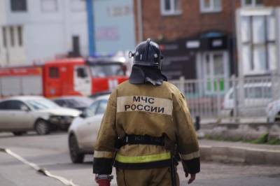 В Новосибирской области загорелся склад с гречкой
