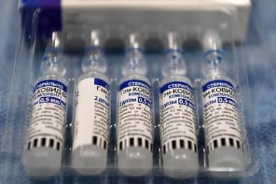В Минздраве заявили о скором завершении экспертизы детской вакцины от COVID-19