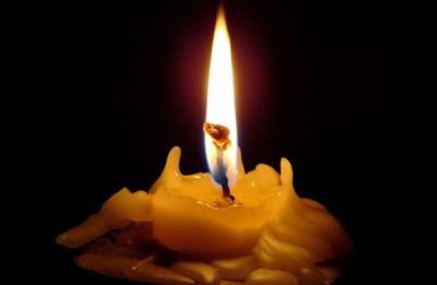 Священник УПЦ объяснил, почему в храме принято ставить свечи