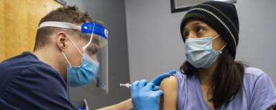 В США суд приостановил правило об обязательной вакцинации от ковида в крупных компаниях