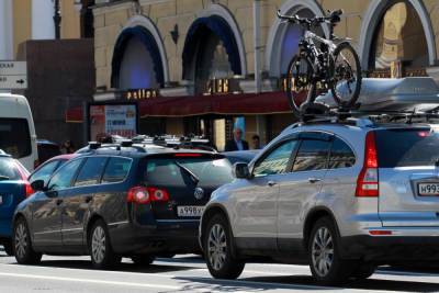 Петербуржцам начислили транспортный налог за давно проданные машины
