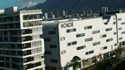 Honor открывает первый завод после ухода от Huawei