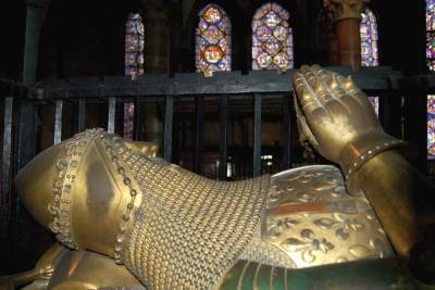 Ученые раскрыли тайну гробницы величайшего рыцаря Средневековья