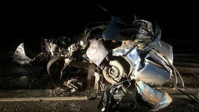В Башкирии при столкновении легковушки и грузовика погиб водитель