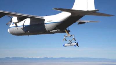 Американский «летающий авианосец» впервые поймал БПЛА в воздухе