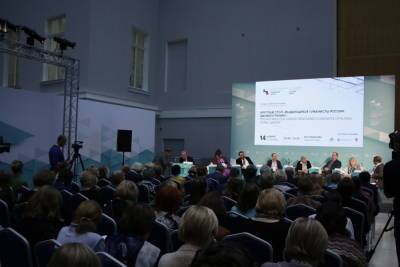 Иностранцев без QR-кода могут не пустить на международные форумы, которые пройдут в Петербурге