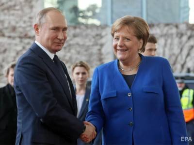 "Отношения всегда были особыми". Меркель выступила за диалог с Россией