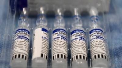 В Минздраве заявили о скором завершении экспертизы детской вакцины от COVID-19