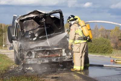 Сгорела фура на автодороге М-11 в Окуловском районе