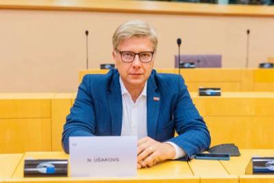 Латвийские европарламентарии готовы сдать своего коллегу Нила Ушакова