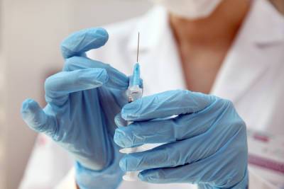 Вирусолог Чумаков выступил за принудительную вакцинацию от коронавируса