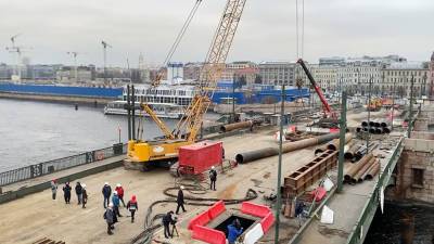 В Петербурге началась масштабная реконструкция Биржевого моста