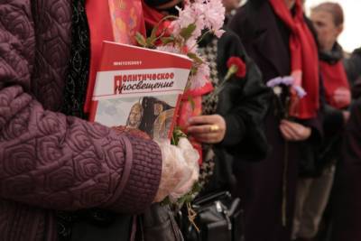 «История, которую мы не должны забыть». На площади Ленина в Гродно состоялся митинг, посвященный 104-й годовщине Великой Октябрьской революции