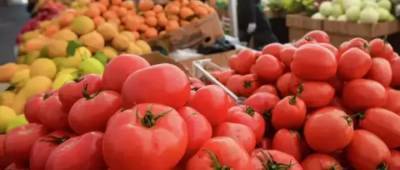 Названы продукты, которые опасно сочетать с помидорами
