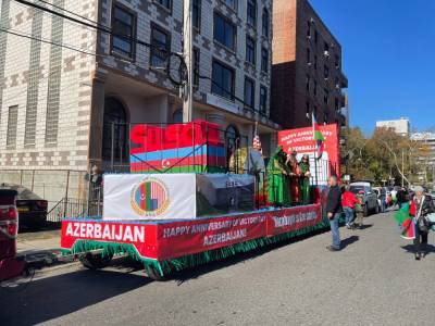 В Нью-Йорке по случаю Дня Победы проведен автопробег, подняты флаги Азербайджана и США (ФОТО)