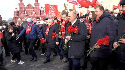 Коммунисты отметили годовщину революции на Красной площади