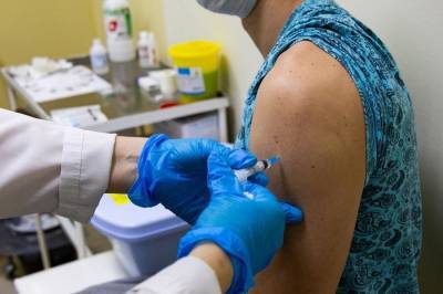 Вирусолог Чумаков заявил о необходимости принудительной вакцинации от COVID-19