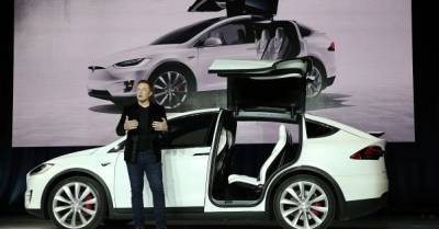 Маск решил посоветоваться со своими подписчиками относительно продажи акций Tesla