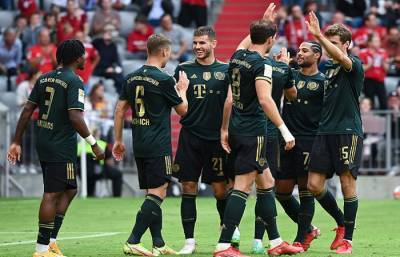 Бавария — вторая команда в истории Бундеслиги, забившая 100 голов за один календарный год